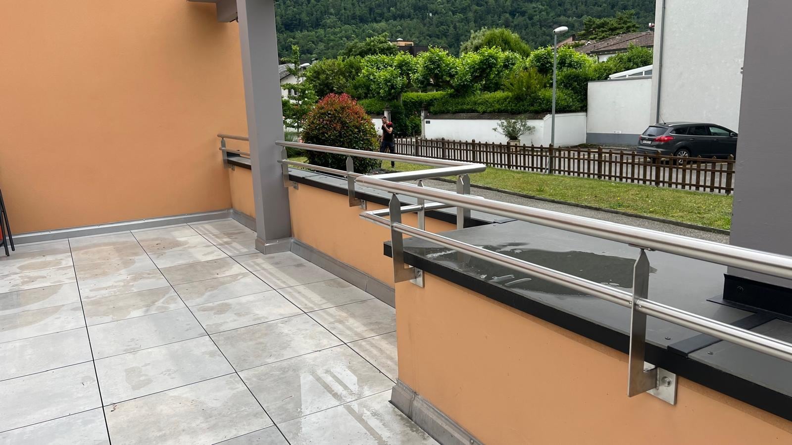 Terrasse et main courante inox sur parapet — Epineys, Martigny (VS)